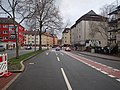 osmwiki:File:Radweg Bochum Bessemer-Hattingerstraße Radwegaufspaltung mit Linksabbiegespur.jpg