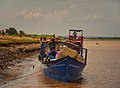 osmwiki:File:River Ferry, Madagascar (21217405433).jpg